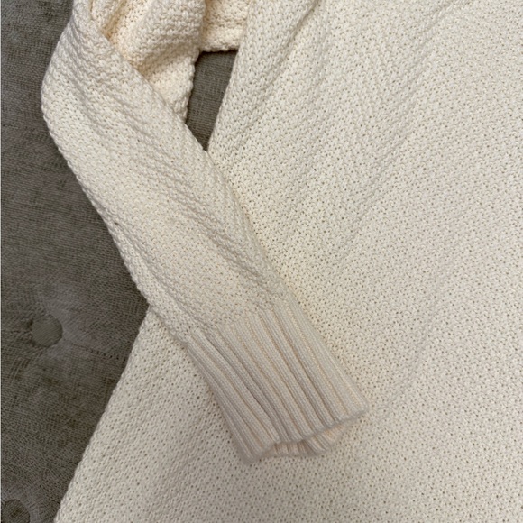 OLD NAVY NWT Cream Knit Crew Neck Long Sweater Minimalist Fall Winter Medium - Picture 3 of 6